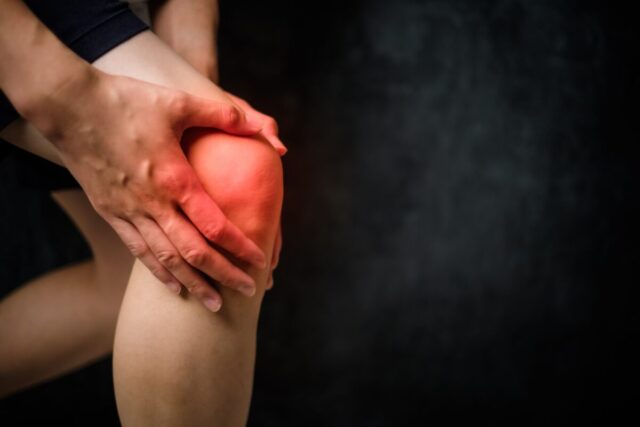 膝、痛み、変形性膝関節症