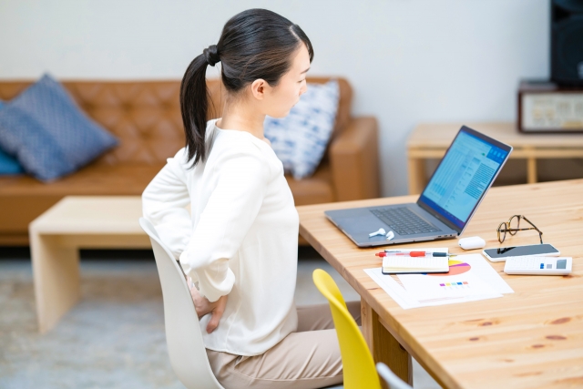 猫背、腰痛、首痛